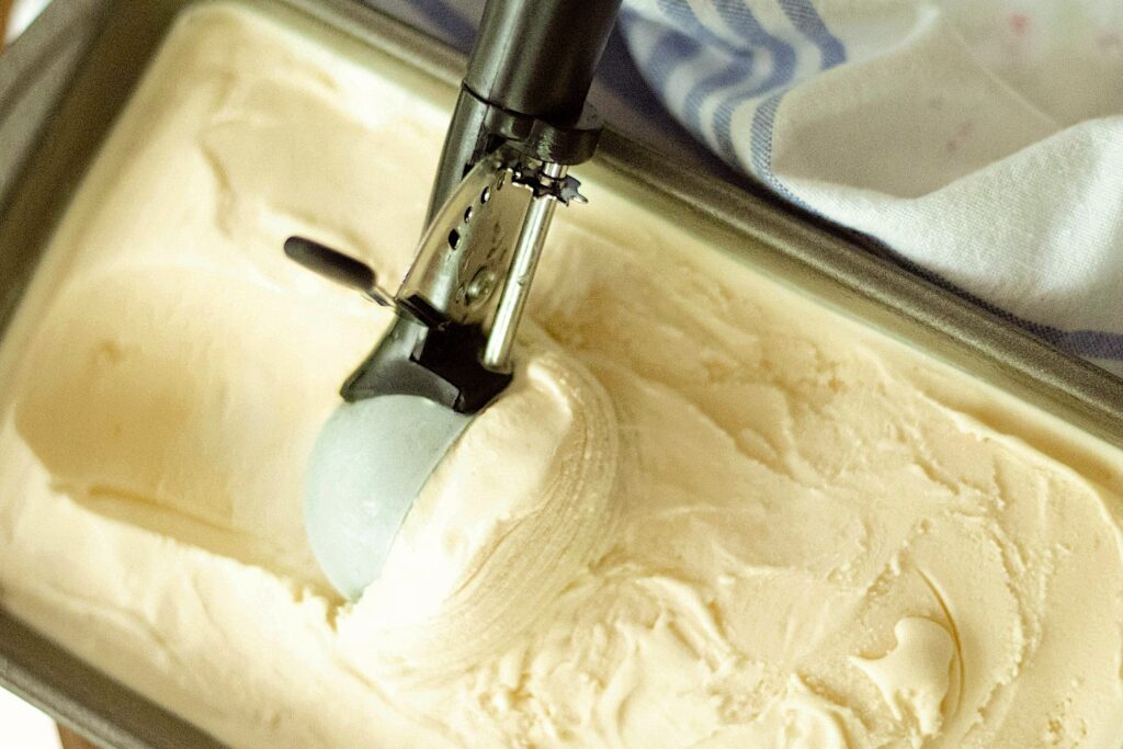 vanilla gelato being scooped